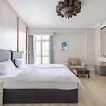 아파트호텔 Piccolo By Citybookings 3*