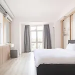 Piccolo By Citybookings 3* 부쿠레슈티