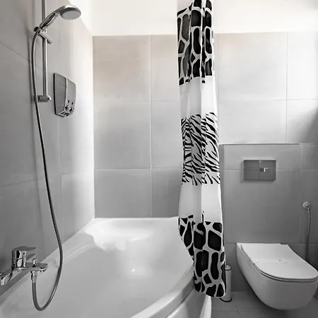 Aparthotel Piccolo By Citybookings 3*