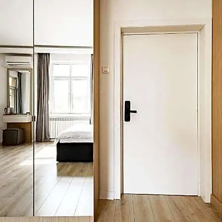 Piccolo By Citybookings 아파트호텔 3*