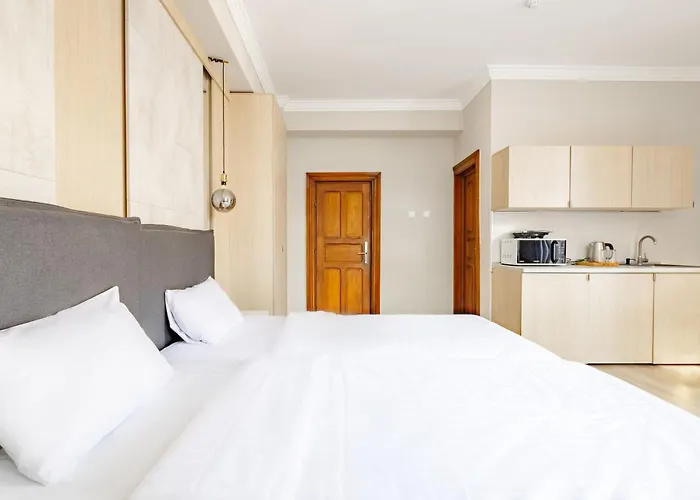 Piccolo By Citybookings Апарт-готель 3*